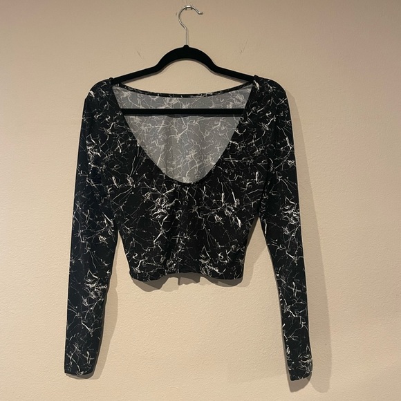 CLOSING SALE! Top Black and White, M - Picture 2 of 5